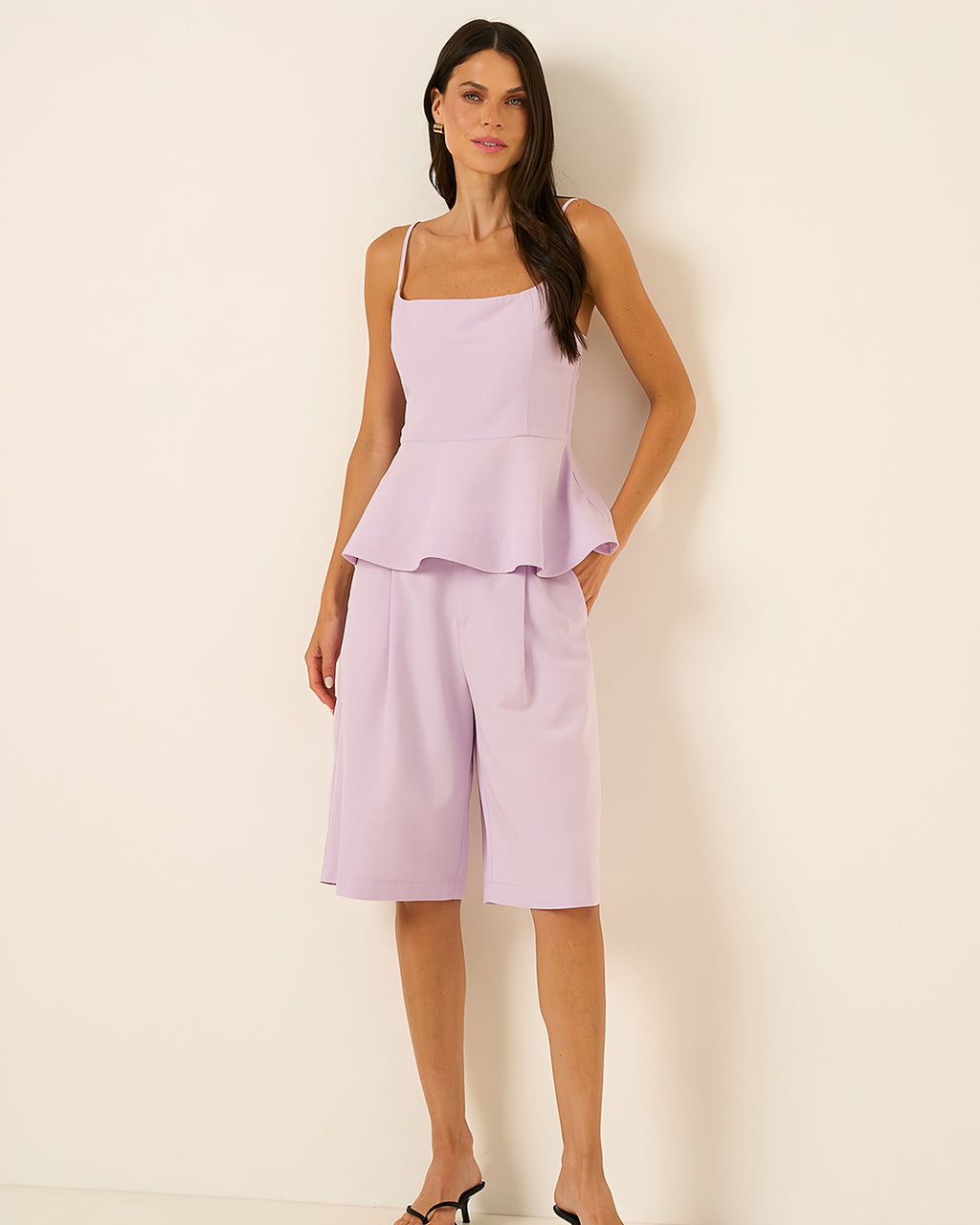 Conjunto Termales lilás Cheroy – blusa peplum e bermuda em viscose