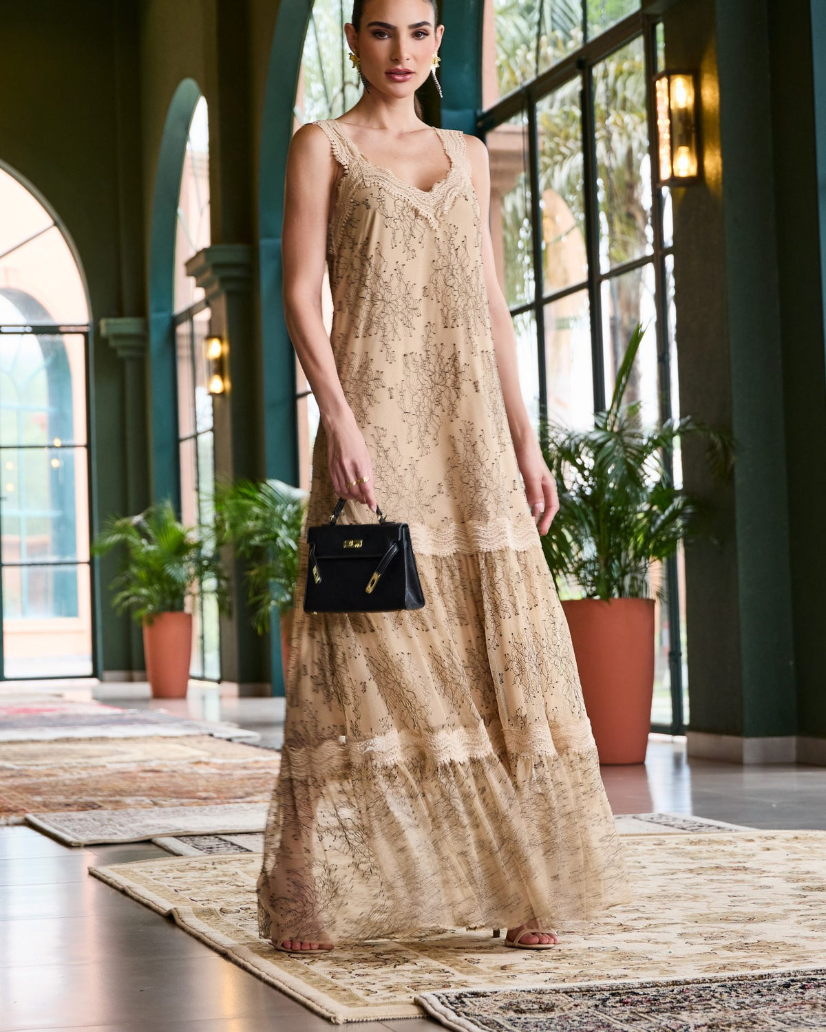 Vestido renda com entremeio bege Luzia Fazzolli