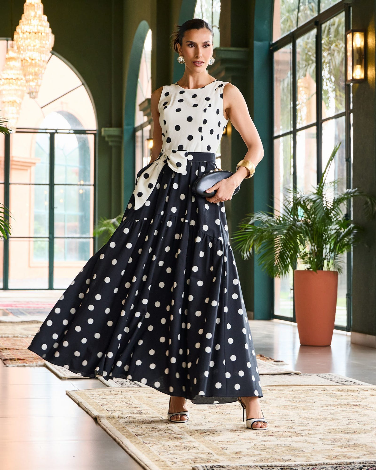 Vestido chiffon estampado assimétrico poá Luzia Fazzolli