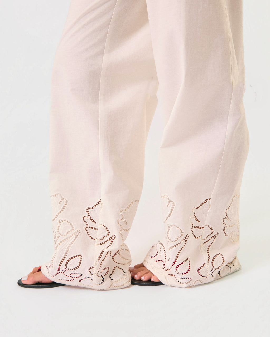 CALÇA BORDADA JESSICA OFF WHITE
