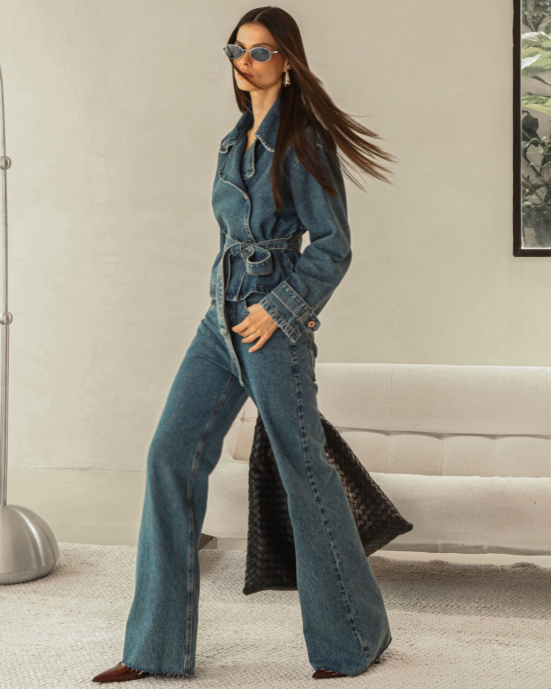 Calça Wide Leg Basic Jeans em movimento