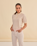 Modelo vestindo Blusa Listrada Ferrara
