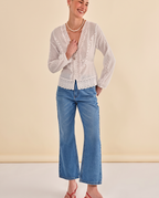 Modelo vestindo Blusa Helo Off White