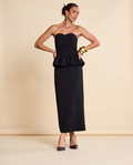 Modelo vestindo Conjunto Alfaiataria Top Balone