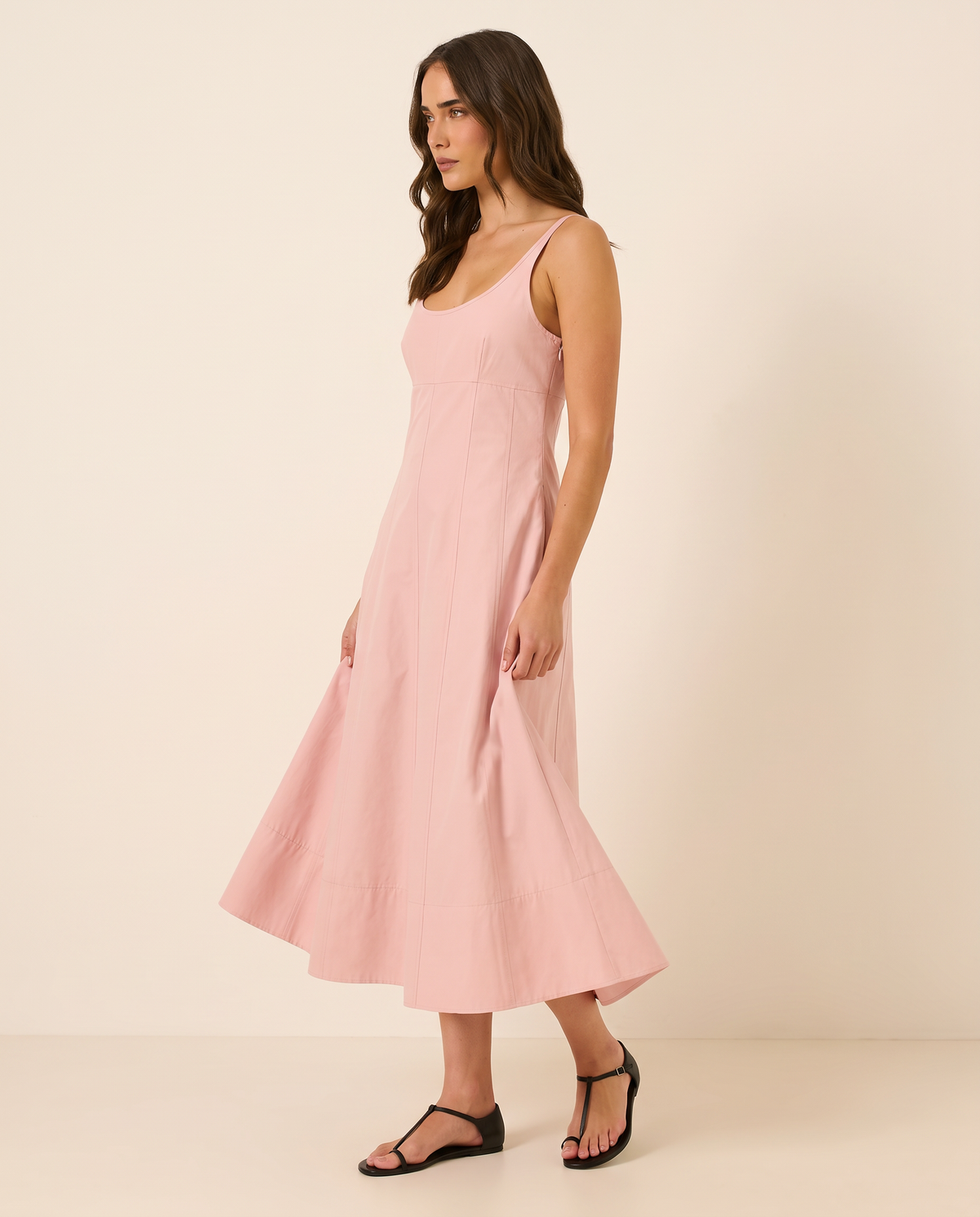 Lateral do Vestido Midi em Techno Blend Blush